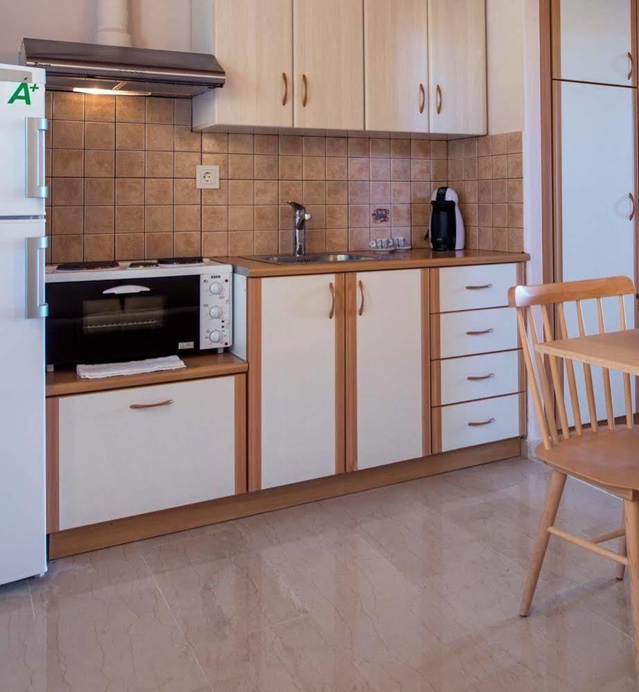 Krouzeri Beach Apartments Katávolos Eksteriør billede
